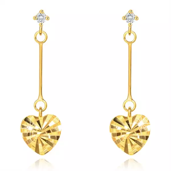 Fülbevaló 9K aranyból - szívecske sugaras bemetszésekkel, pálcika, átlátszó cirkónia