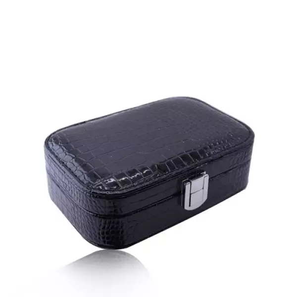Fekete műbőr ékszerdoboz - krokodil minta, téglalap, kapocs