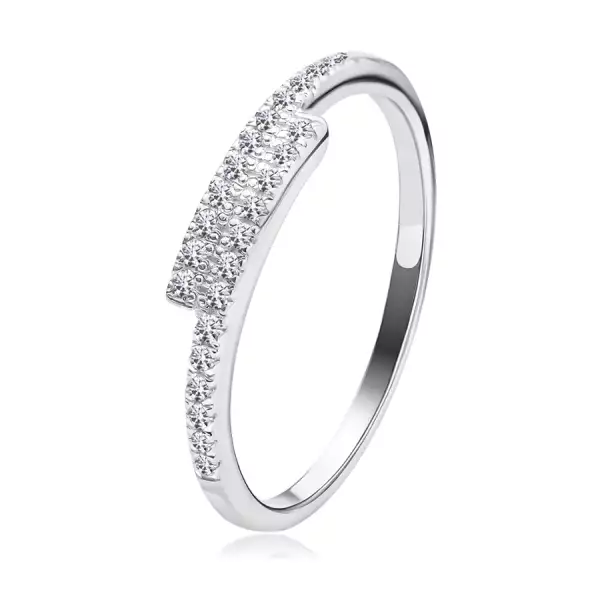 925 Ezüst gyűrű - egymásra helyezett hasított vállak, átlátszó cirkóniák - Nagyság_ 47