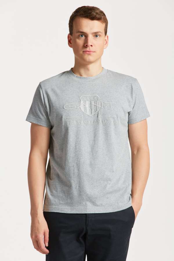 PÓLÓ GANT REG TONAL SHIELD SS T-SHIRT GREY MELANGE