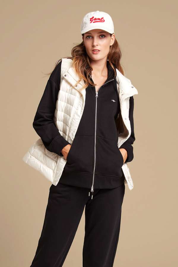 ELEGÍTŐ FELSŐ GANT REL SHIELD ZIP HOODIE BLACK