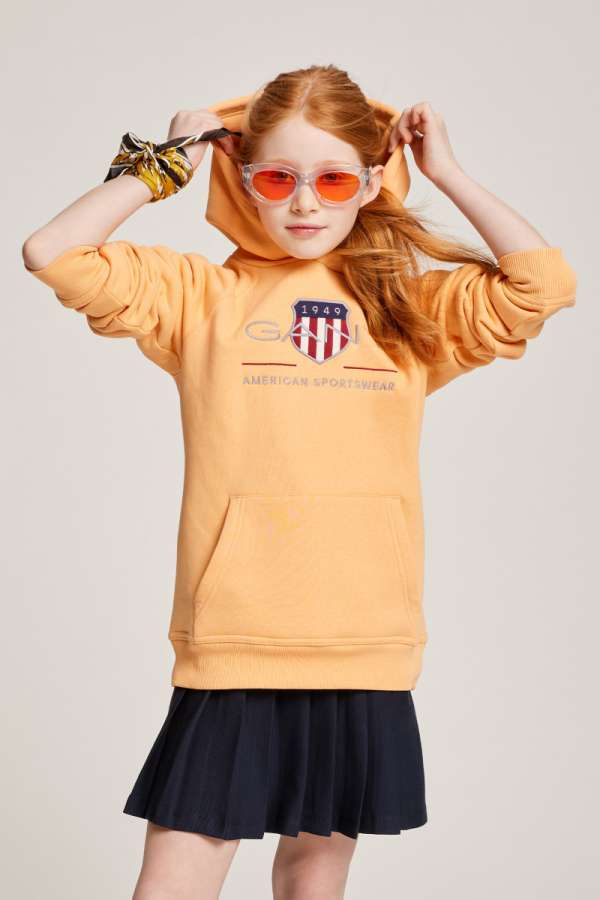 MELEGÍTŐ FELSŐ GANT ARCHIVE SHIELD RAGLAN HOODIE CORAL APRICOT