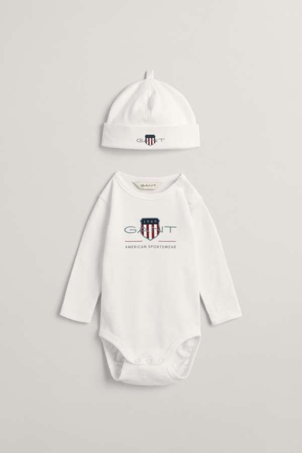 GYEREK SZETT GANT ARCHIVE SHIELD BODY AND BEANIE WHITE