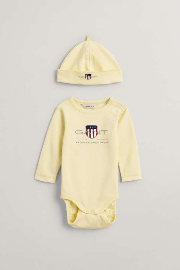 GYEREK SZETT GANT ARCHIVE SHIELD BODY AND BEANIE VANILLA YELLOW