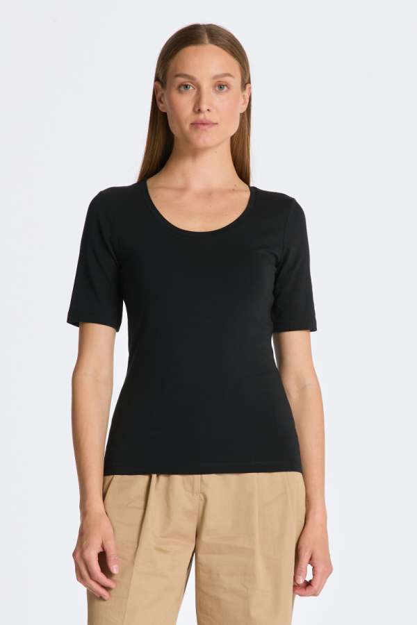 PÓLÓ GANT SLI COT/ELA SS SCOOP NECK TOP BLACK