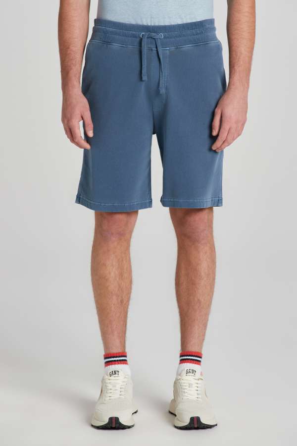 TRÉNINGRUHA RÖVIDNADRÁG GANT SUNFADED SHORTS DUSTY BUE SEA