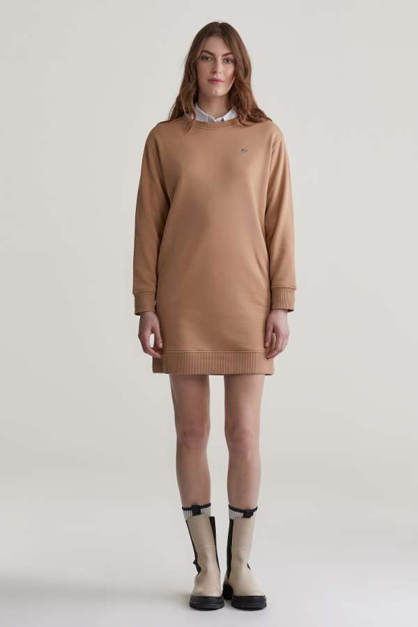 MELEGÍTŐRUHA GANT REL SHIELD C-NECK SWEAT DRESS CARAMEL BEIGE