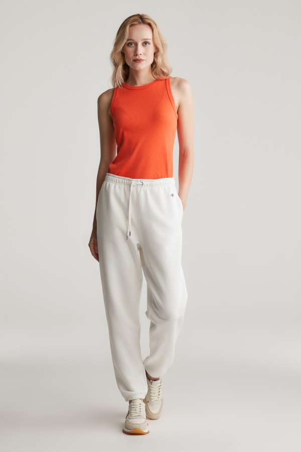 TRÉNINGNADRÁG GANT REG SHIELD SWEATPANTS EGGSHELL