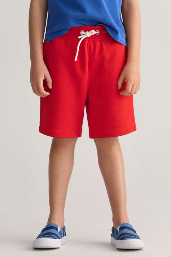 TRÉNINGRUHA RÖVIDNADRÁG GANT SHIELD SWEATSHORTS BRIGHT RED