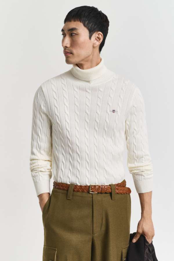 GARBÓ GANT COTTON CABLE TURTLE NECK CREAM
