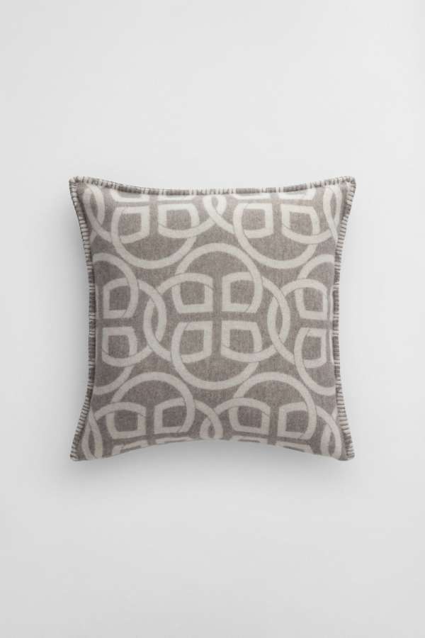 DÍSZPÁRNAHUZAT GANT MONOGRAM WOOL CUSHION  LIGHT GREY