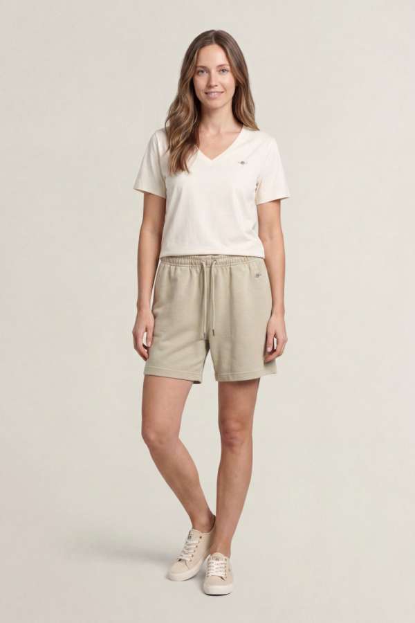 TRÉNINGRUHA RÖVIDNADRÁG GANT REG SHIELD SHORTS COUNTRY BEIGE