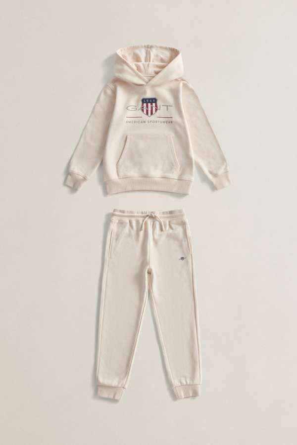 MELEGÍTŐSZETT GANT ARCHIVE SHIELD HOODIE AND SWEATPANT CREAMED WHITE