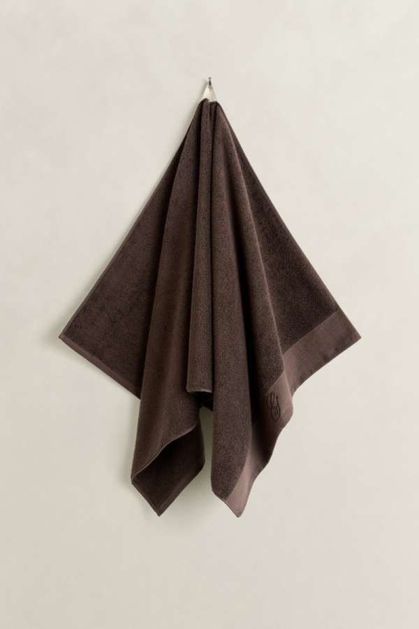 TÖRÜLKÖZŐ GANT EMBROIDERY TOWEL 70X140 DEEP BROWN