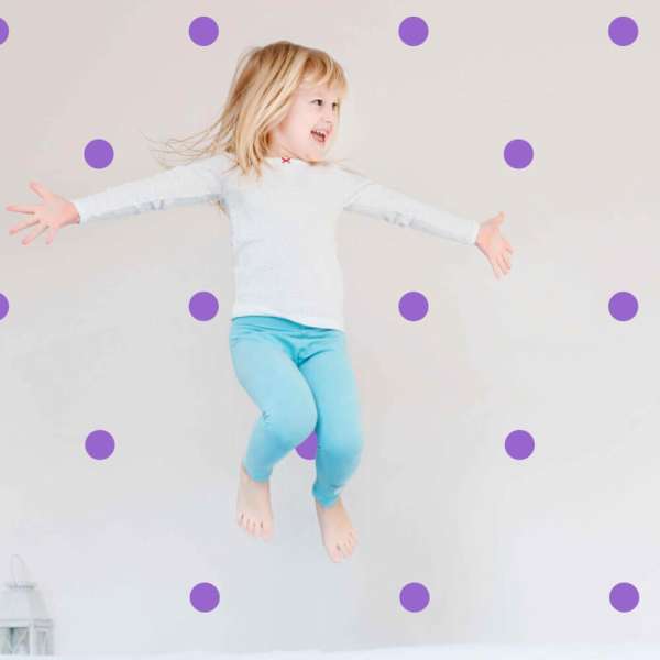 Gyerekszoba falmatrica - pöttyös fal