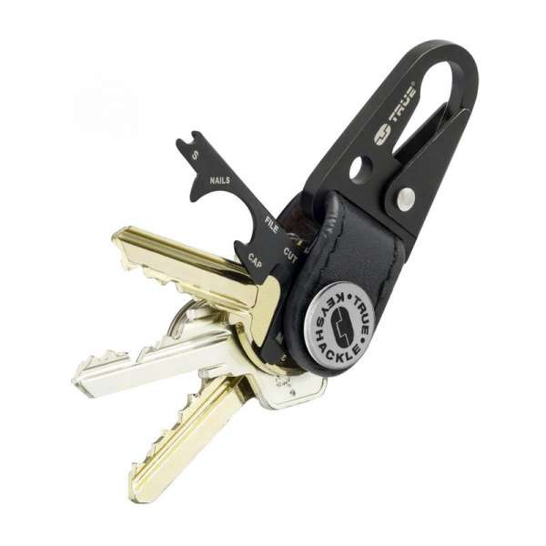 True Utility Keyshackle, TU921, 7 in 1, multifunkcionális szerszám, csavarhúzó, fekete titániumbevonatú karabiner , valódi bőr