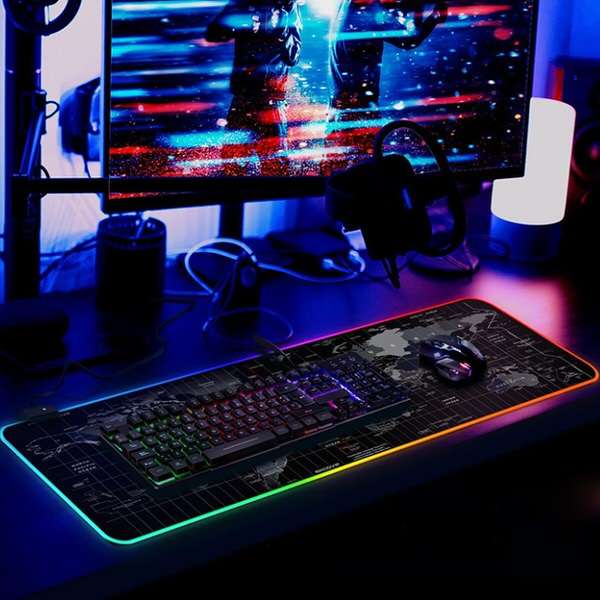 LED-es háttér világítású egérpad - világtérkép