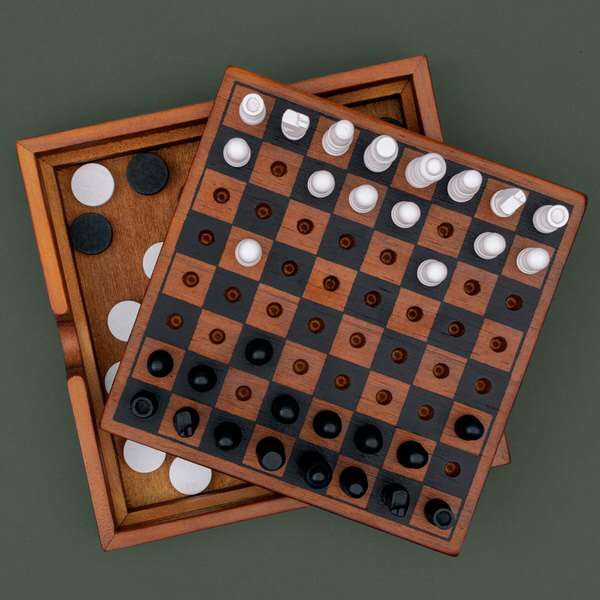 Iron & Glory prémium fa sakk készlet