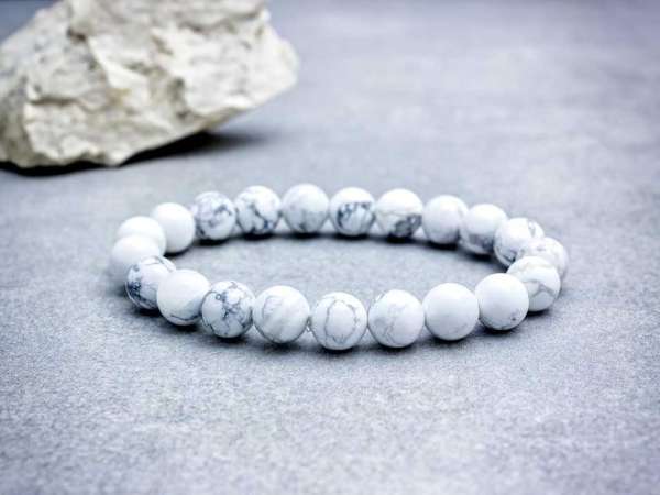 Howlit ásvány karkötő