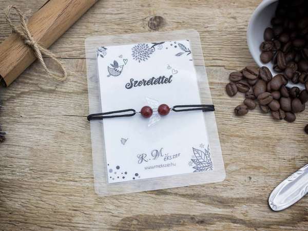 Szeretettel karneol angyal karkötő