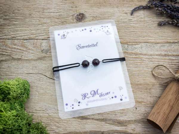 Szeretettel gránát angyal karkötő