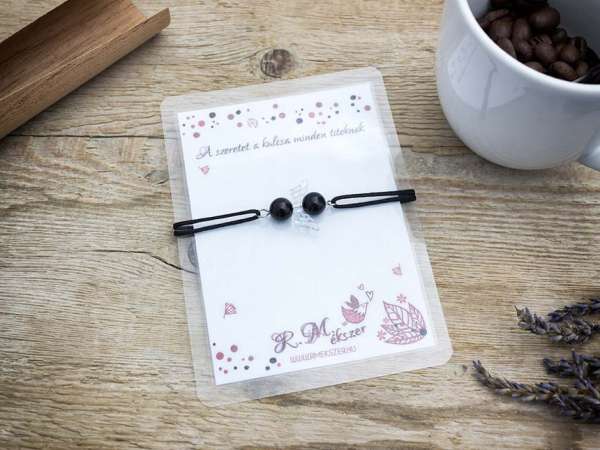 A szeretet a ónix angyal karkötő