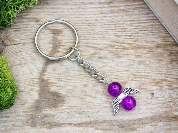 Barátság lila angyal üveg medálos kulcstartó