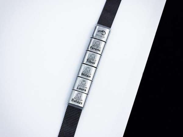 Egyedi 6 egyedi medálos MoMents fekete színű acél karkötő