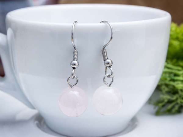 Rózsakvarc lógós fülbevaló 8mm