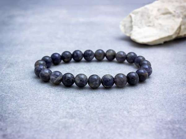 Iolit ásvány karkötő