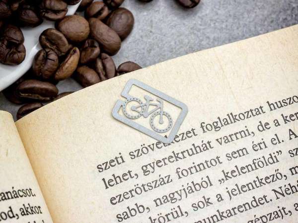 Bicaj oldaljelölő acél könyvjelző