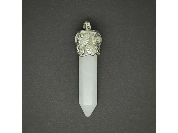 Csúcs medál leveles fém dísszel hegyikristály 5cm