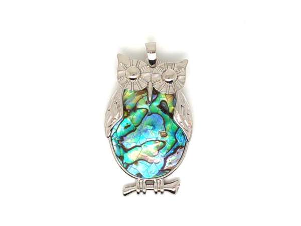 Bagoly medál fémmel pávakagyló 3x4cm