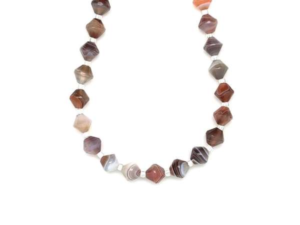 Achát Botswana fazettált lampion 8-9x8-9mm– ékszerkészítő alapanyag (füzér)