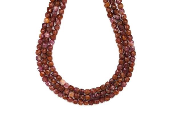 Rubin fazettált kocka 4-5mm– ékszerkészítő alapanyag (füzér)