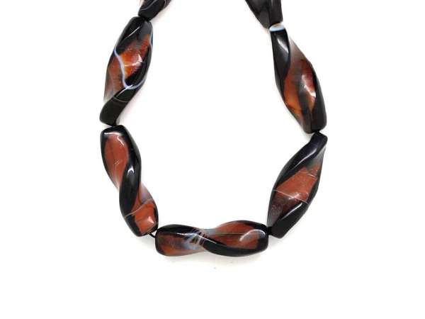 Achát csavart A 14x40mm– ékszerkészítő alapanyag (füzér)