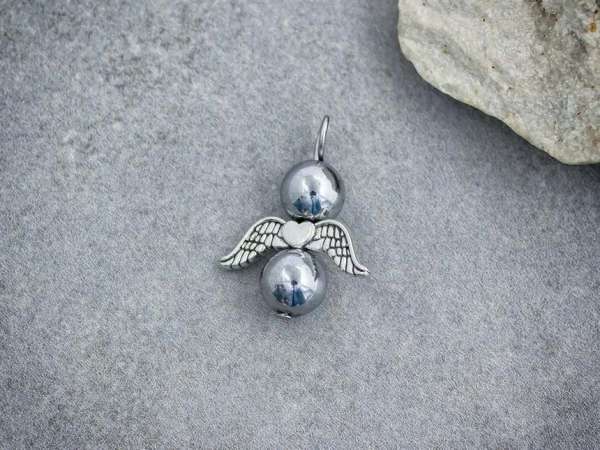 Vitalitás angyal hematit ásvány medál