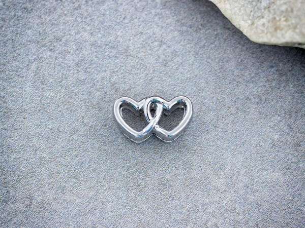 Örök Kapocs – Dupla Szív MoMents™ Charm Medál