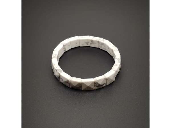 Howlit fazettált négyzet karkötő 10,5x10,5mm