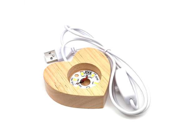 Lámpa fa talpas fehér USB szív 6cm