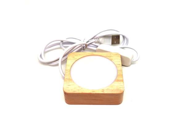 Lámpa fa talpas USB négyzet színváltós 8x8cm