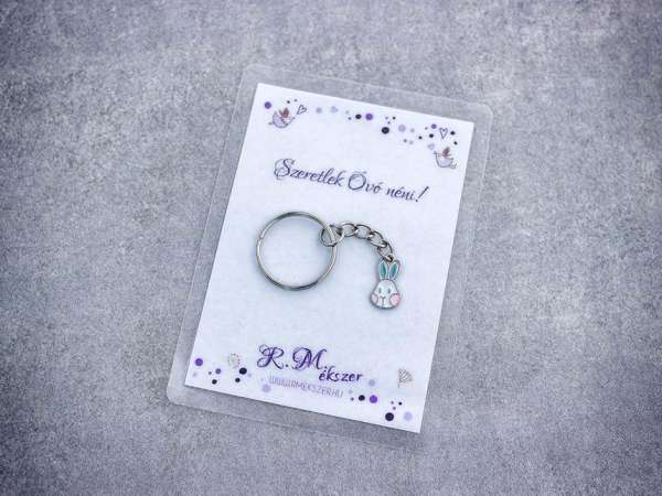 Szeretlek Óvó néni színes nyuszi medálos kulcstartó