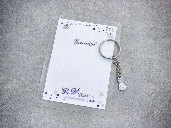 Szeretettel színes nyuszi medálos kulcstartó