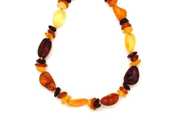 Borostyán matt pebble 6-9x8-17mm nyaklánc 50cm