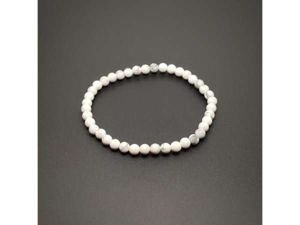 Howlit ásvány karkötő golyós 4mm