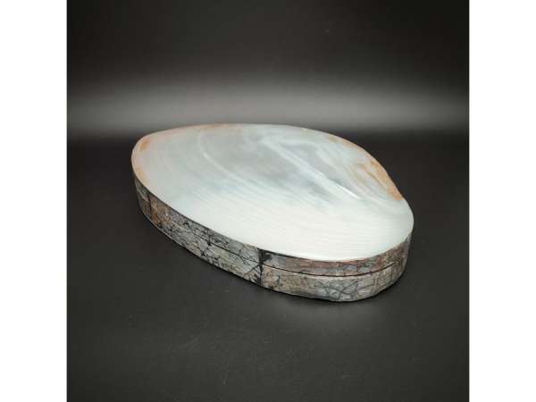 Pávakagyló ékszertartó doboz krém színben exkluzív díszdoboz 18 cm