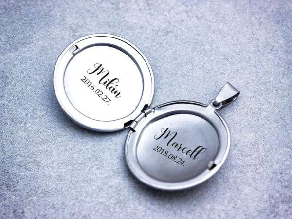 EmlékKör személyre szabott gravírozható fényképtartós acél medál