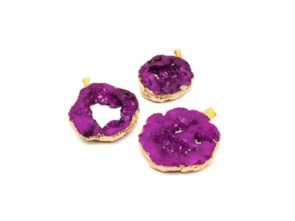 Intuíció lila geoda kvarc medál arany színű bevonattal 30–45mm