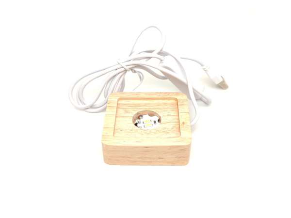 Fa talpas négyzet fehér LED talp ásványokhoz 6×6 cm