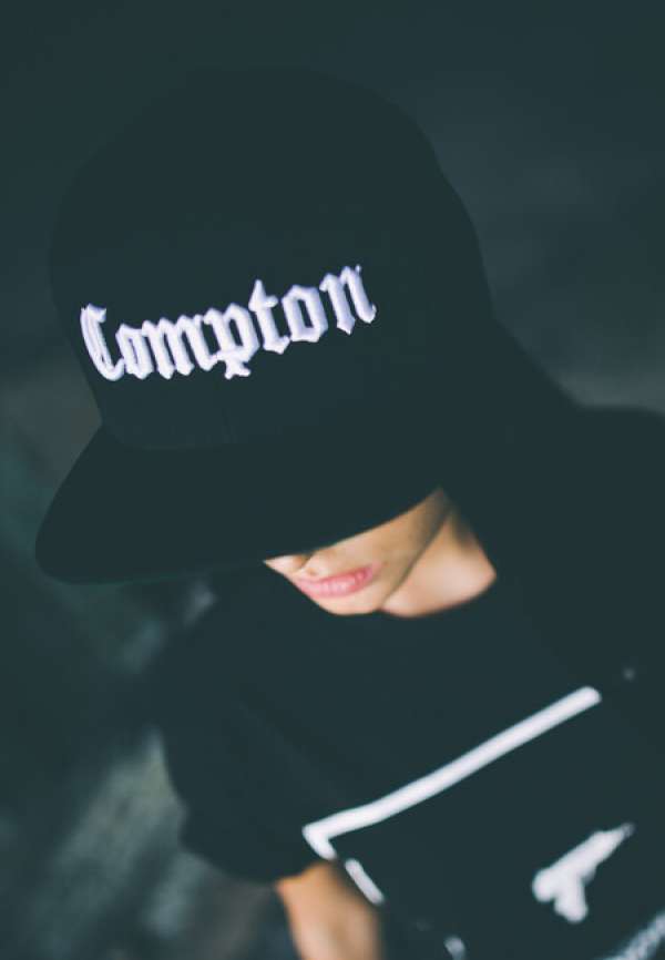 Mr. Tee Compton Snapback black
